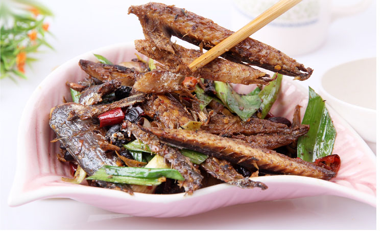 巴浪鱼(冷冻、未宰杀) 每条约100g 有含冰，长约18公分 淼