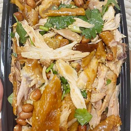 周四送货【皮脆肉香】【麻香四溢】手撕麻椒鸡总重量约350g±20g，皮脆肉香，麻香四溢，老人小孩都喜欢吃